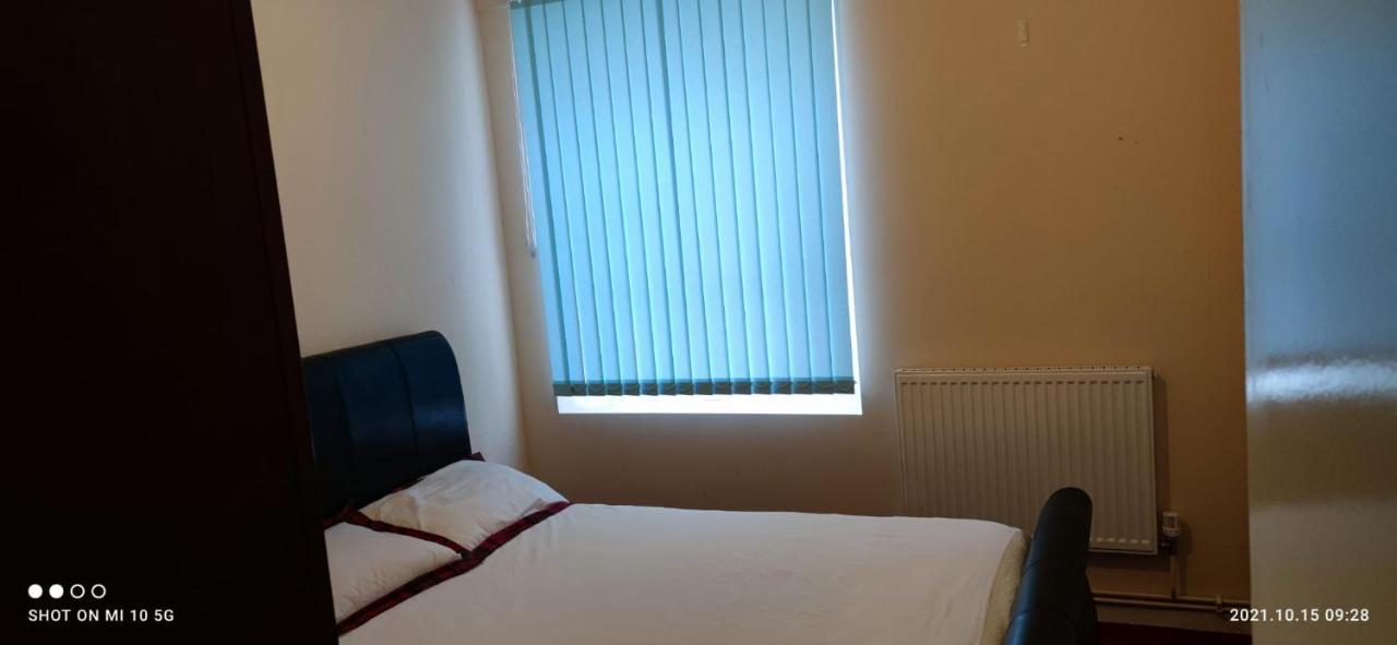 Nice Double Bedroom At Streatham Place Londra Exterior foto